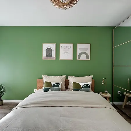Apartment Home, Votre Cocon A 2 Pas Du Rer Et De La Gare Tgv