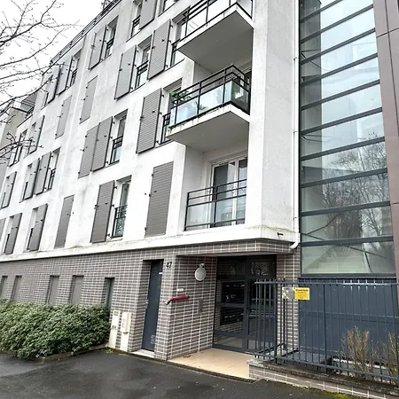 Home, Votre Cocon A 2 Pas Du Rer Et De La Gare Tgv Massy (Essonne)